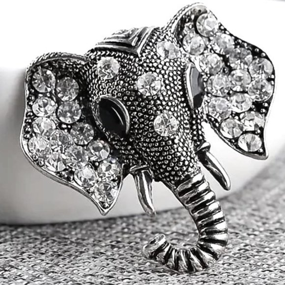 Elephant Brooch Pin Rhinestone Silver Sparkle Dazzle Glam Lucky Asia Geisha New - Picture 1 of 3